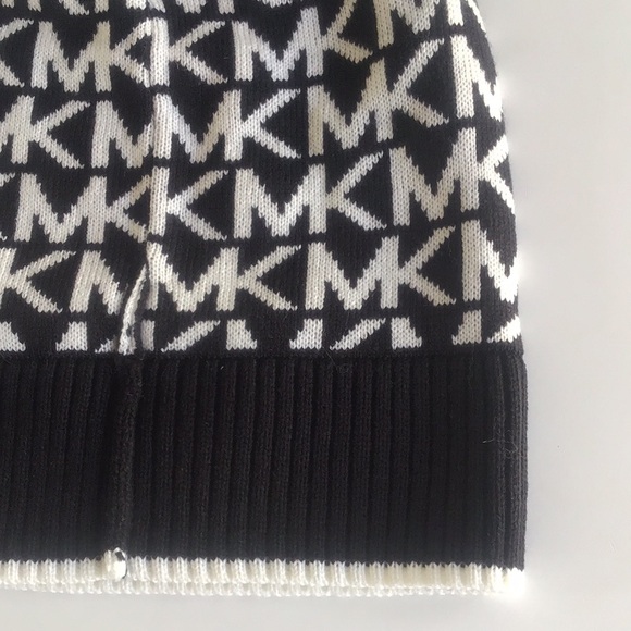 Michael Kors MK logo black white contrast beanie - Picture 9 of 15